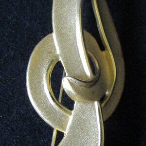 Vintage Unbranded Gold Tone Textured Abstract Leaf/Modernist Brooch/Pin  3" x 1"